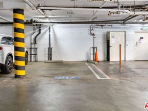 1154 S Barrington Avenue 201, Los Angeles CA 90049