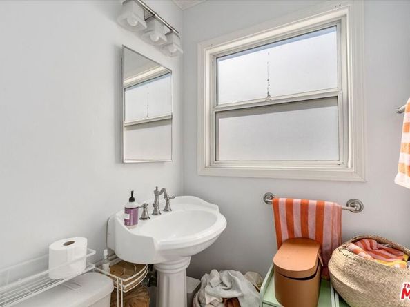 5159 Inglewood Boulevard, Culver City CA 90230