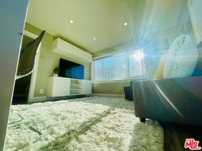 12 E 27th Avenue, Venice CA 90291