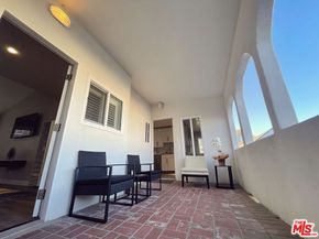 12 E 27th Avenue, Venice CA 90291