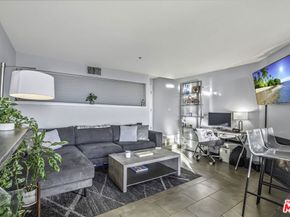 7320 Hawthorn Avenue 315, Los Angeles CA 90046