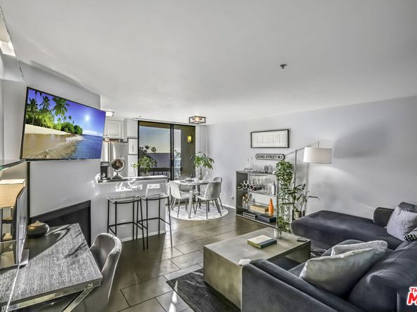 7320 Hawthorn Avenue 315, Los Angeles CA 90046