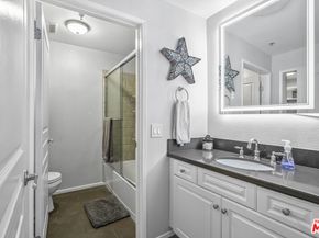 7320 Hawthorn Avenue 315, Los Angeles CA 90046