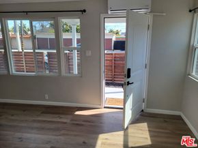 2017 W 39th Street, Los Angeles CA 90008