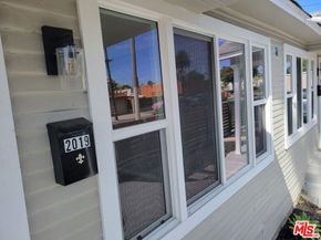 2017 W 39th Street, Los Angeles CA 90008