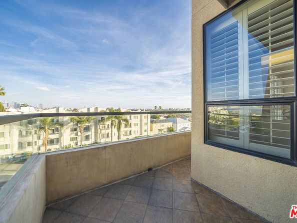 871 Crenshaw Boulevard 406, Los Angeles CA 90005