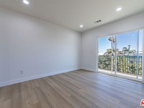 5436 Romaine Street, Los Angeles CA 90038