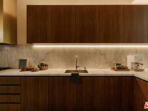 702 N Doheny Drive TH5, West Hollywood CA 90069