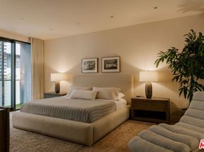 702 N Doheny Drive TH5, West Hollywood CA 90069