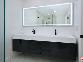 13942 Oxnard Street, Valley Glen CA 91401