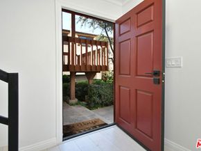 13942 Oxnard Street, Valley Glen CA 91401