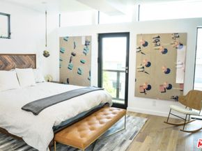 Undisclosed Address #26641539, Los Angeles CA 90038