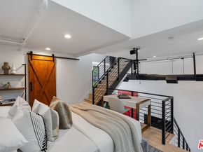 1037 N Laurel Avenue 19, West Hollywood CA 90046