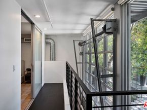 1037 N Laurel Avenue 19, West Hollywood CA 90046