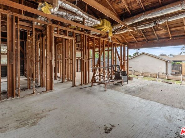 7439 Mason Avenue, Winnetka CA 91306