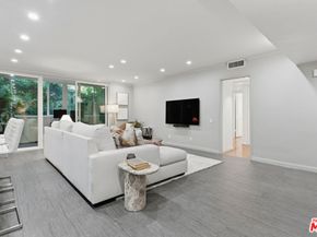 1015 N Kings Road 110, West Hollywood CA 90069