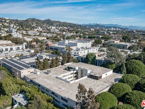 1015 N Kings Road 110, West Hollywood CA 90069