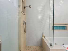 1015 N Kings Road 110, West Hollywood CA 90069