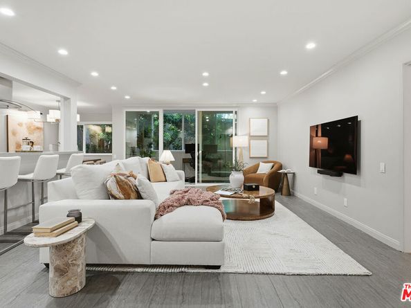 1015 N Kings Road 110, West Hollywood CA 90069