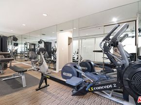 575 S Barrington Avenue 211, Los Angeles CA 90049