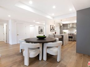 575 S Barrington Avenue 211, Los Angeles CA 90049