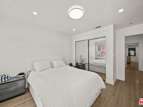 6295 Ivarene Avenue, Los Angeles CA 90068