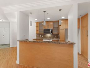1201 Larrabee Street 206, West Hollywood CA 90069