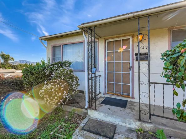 6927 Waite Dr, La Mesa CA 91941