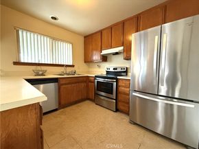 860 Cinnamon 55, Duarte CA 91010