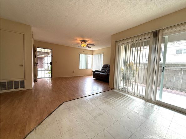 860 Cinnamon 55, Duarte CA 91010