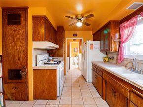 6928 Bobbyboyar, West Hills CA 91307