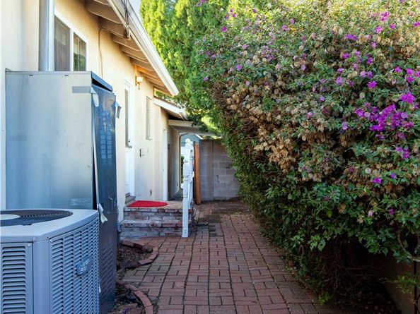 6928 Bobbyboyar, West Hills CA 91307