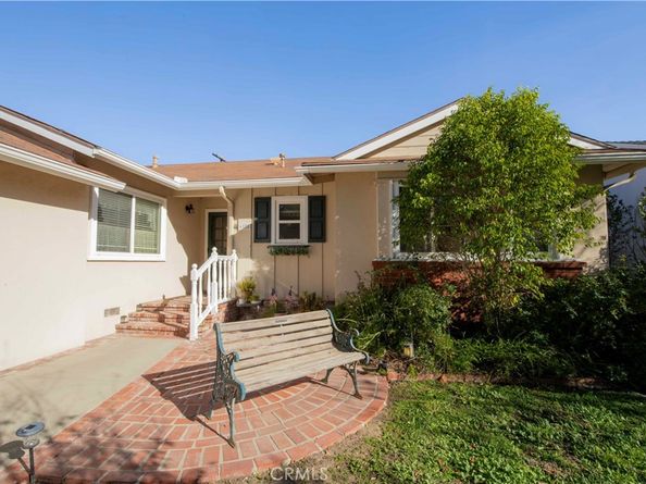 6928 Bobbyboyar, West Hills CA 91307