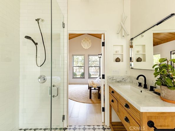 4128 Baywood Street, Los Angeles CA 90039
