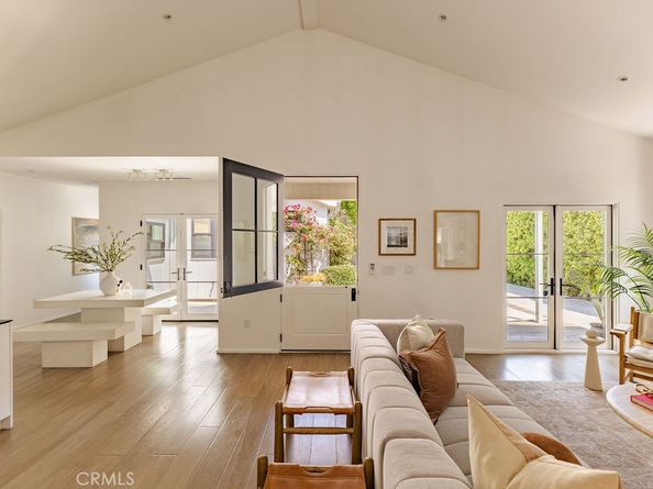 4128 Baywood Street, Los Angeles CA 90039