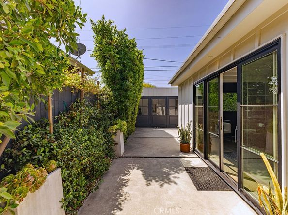 4128 Baywood Street, Los Angeles CA 90039