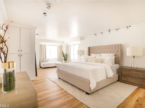 2834 E Orange Grove, Pasadena CA 91107