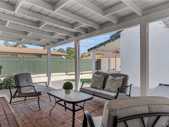 2834 E Orange Grove, Pasadena CA 91107