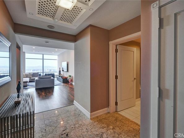 900 W Olympic Boulevard 45F, Los Angeles CA 90015