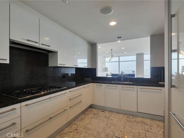 900 W Olympic Boulevard 45F, Los Angeles CA 90015