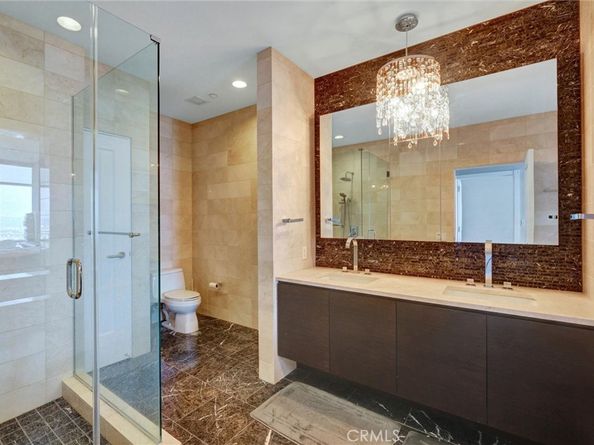 900 W Olympic Boulevard 45F, Los Angeles CA 90015