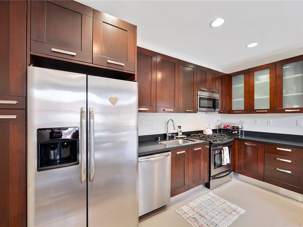 139 S Los Robles Avenue 302, Pasadena CA 91101