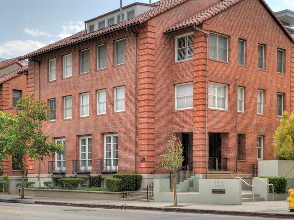 139 S Los Robles Avenue 302, Pasadena CA 91101
