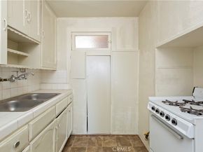 1437 Bonnie Brae Street, Los Angeles CA 90006