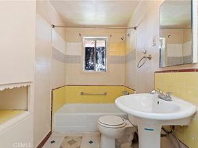 1437 Bonnie Brae Street, Los Angeles CA 90006