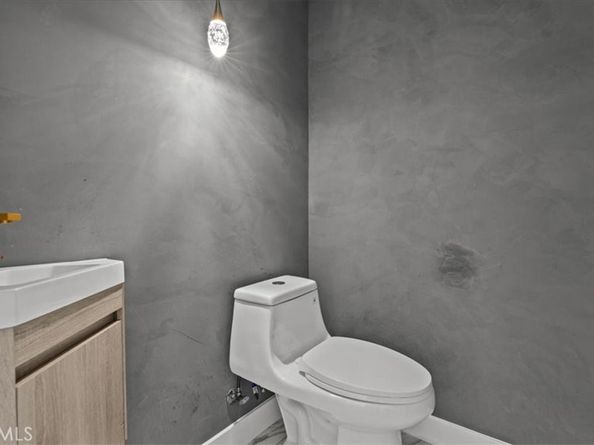 4731 W El Segundo, Hawthorne CA 90250