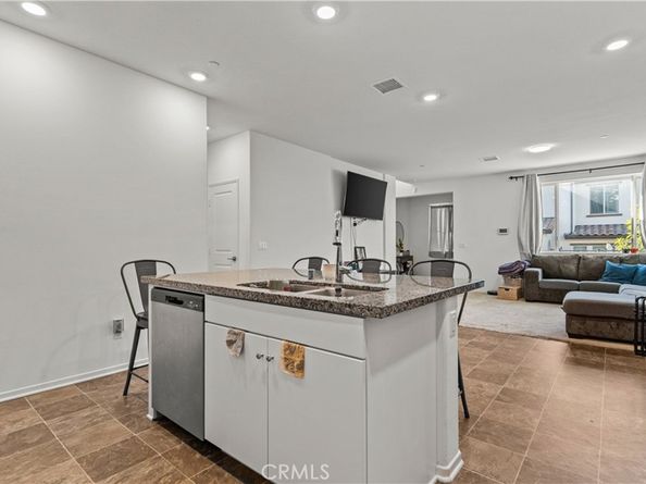 5604 Altamura Way #8, Fontana CA 92336