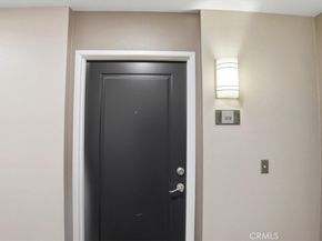 7320 Hawthorn Avenue 108, Los Angeles CA 90046