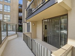 7320 Hawthorn Avenue 108, Los Angeles CA 90046