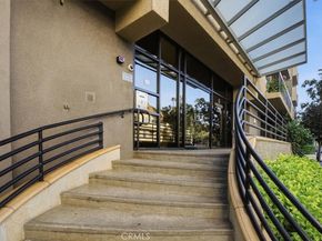 7320 Hawthorn Avenue 108, Los Angeles CA 90046